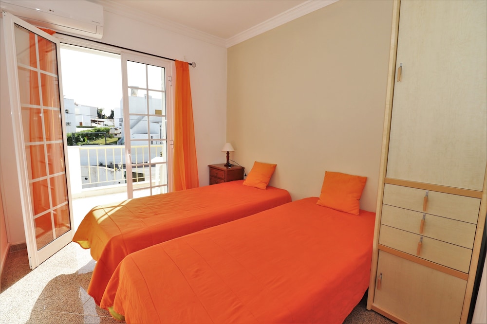 Entire Villa in Albufeira view 2