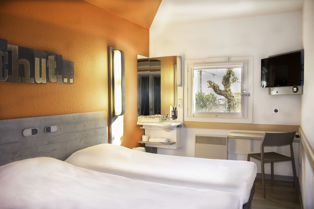 Frejus Vacations - ibis budget Frejus Saint-Raphael Capitou A8 - Property Image 4