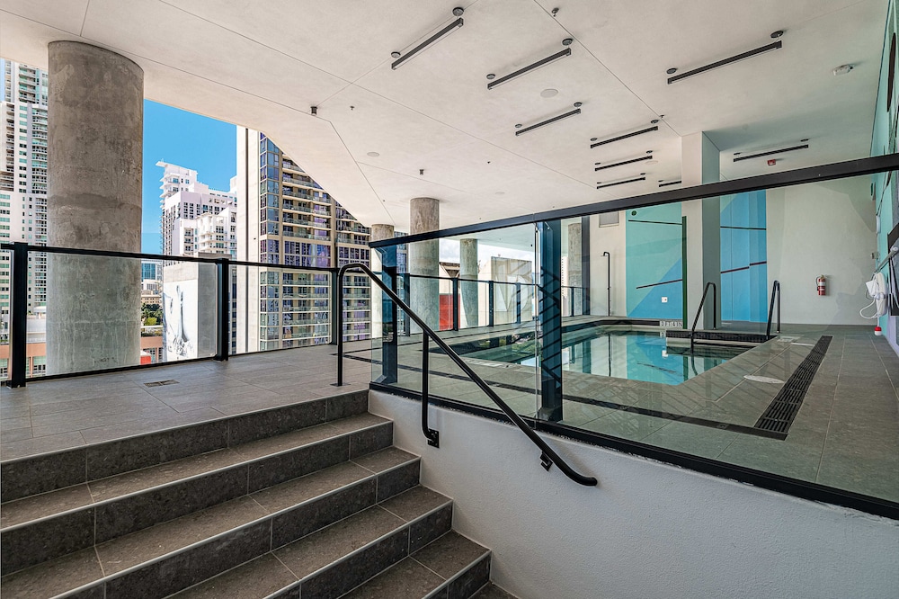 Spacious King Studio at Downtown Miami