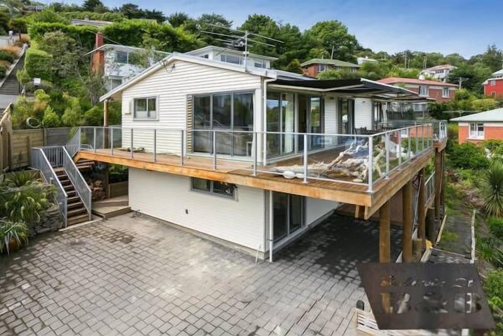 Baldwin Street BNB