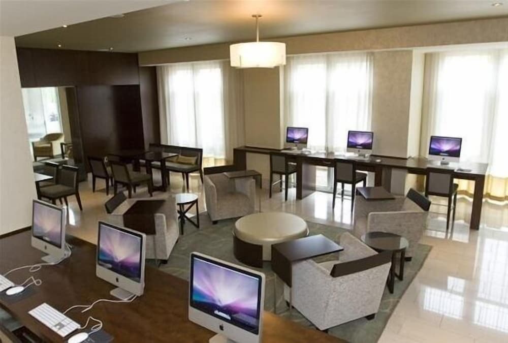 Weichert Suites at Wisconsin Place