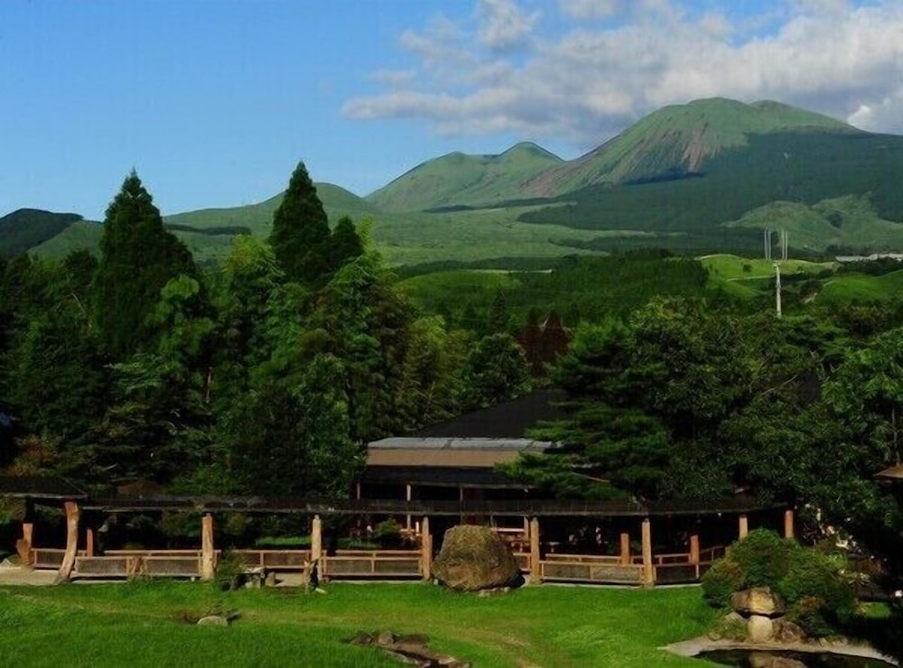 Aso Baien Spa Resort