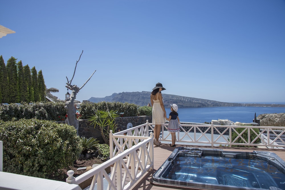 Oia Sunset Villas