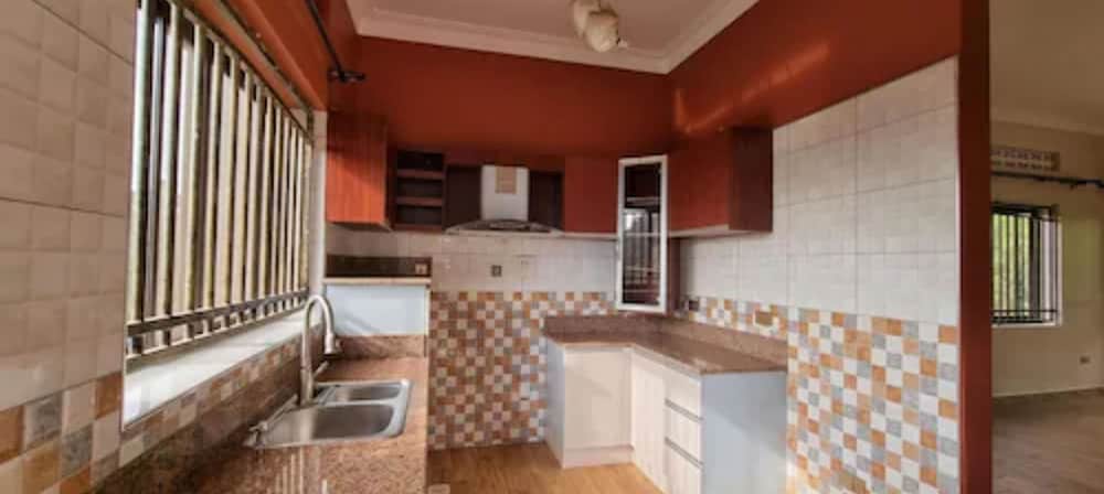 Malachite Apartments view 4