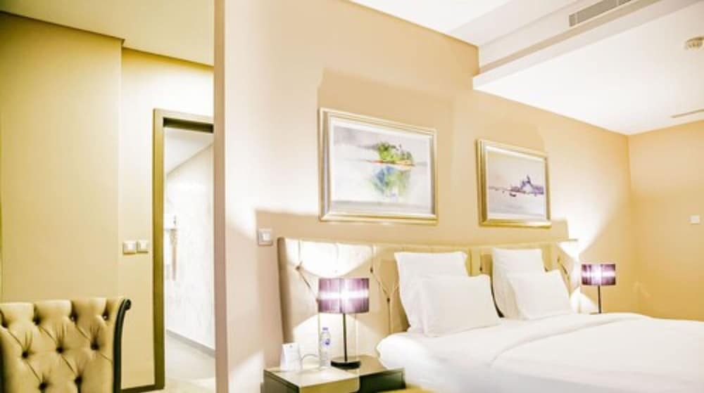 Lagos Vacations - Royal Residences by Design Union - Property Image 12