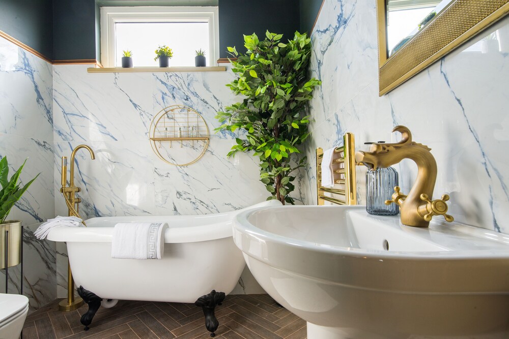 Luxury Versace 2 Bed, Hot Tub, Pool Table, Sky Tv