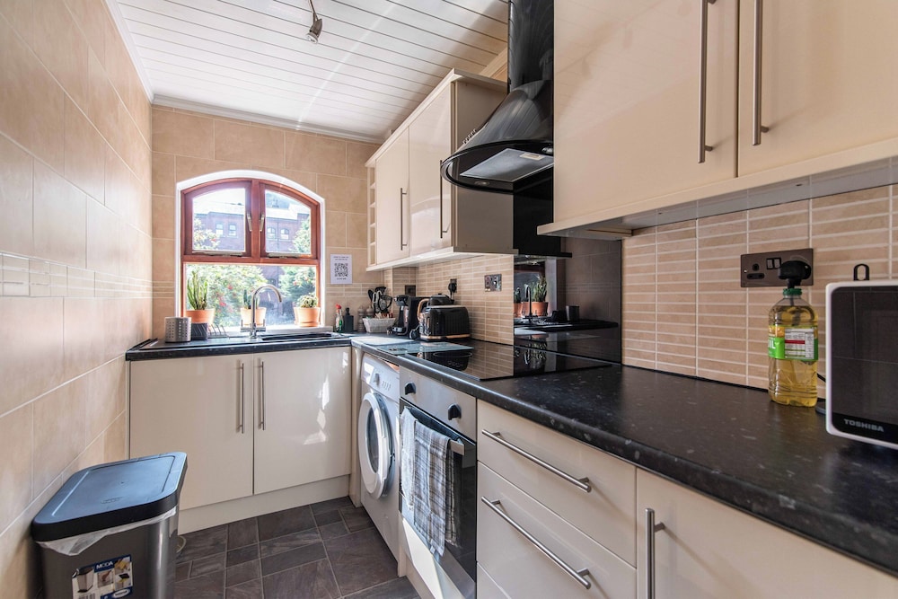 Call Lane, Central Leeds - Wonderful 2-bedroom, Pet friendly, in the City Centre view 5
