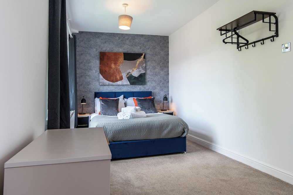 Bramcote House