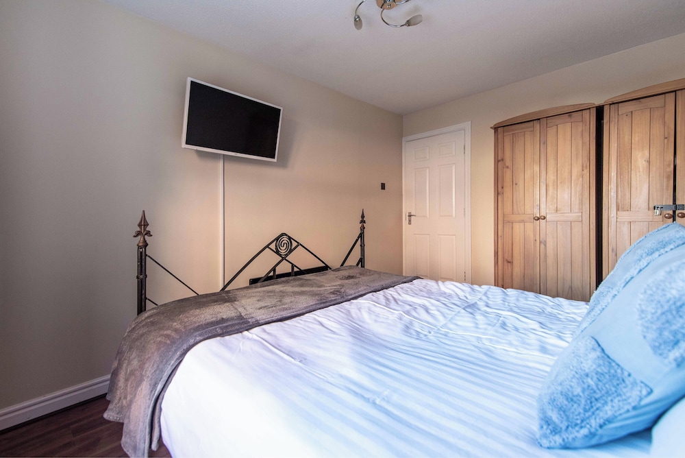 Call Lane, Central Leeds - Wonderful 2-bedroom, Pet friendly, in the City Centre view 2
