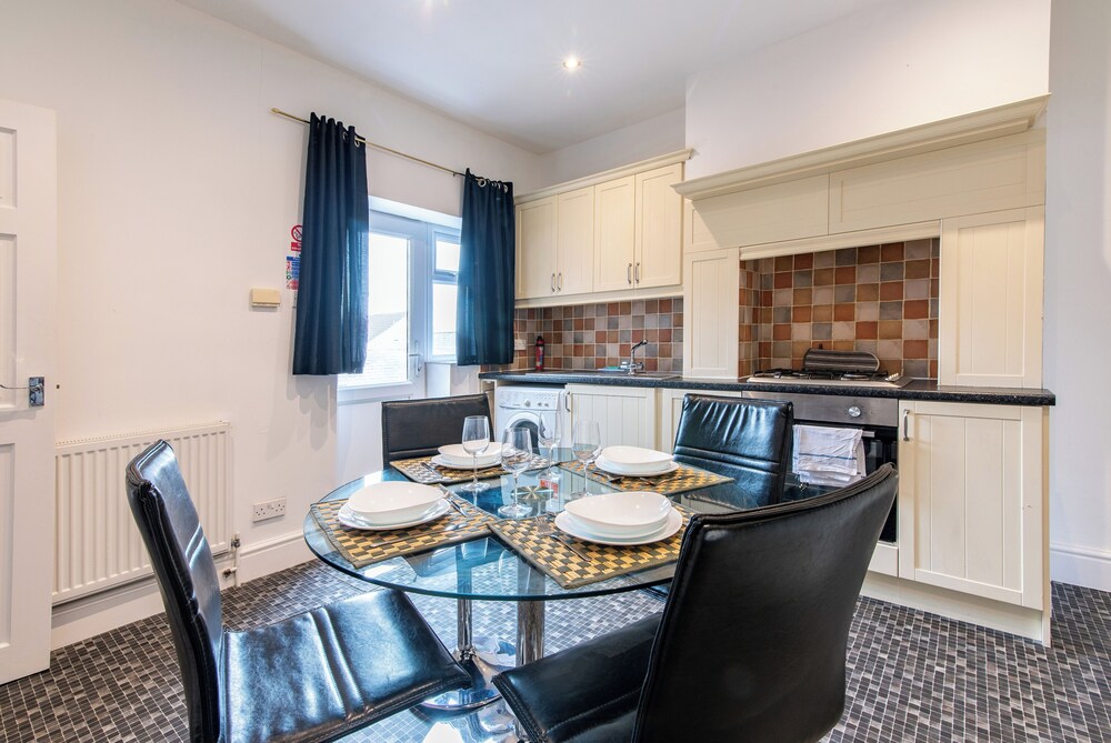 Chesterfield Lodge