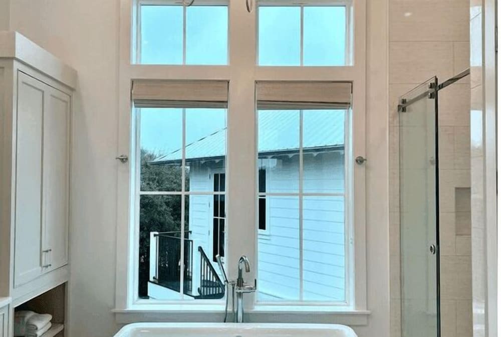 Sunset Pointe 30A by Avantstay Gulf Views, Carriage, Pool