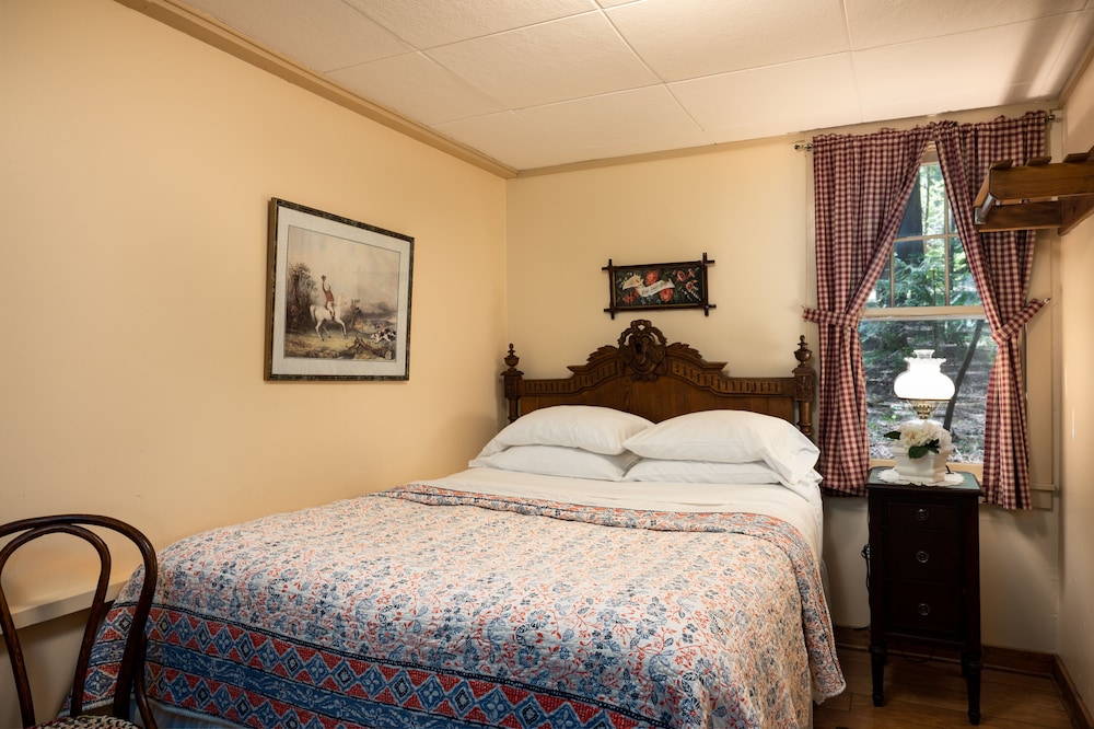 Thorp House Inn & Cottages