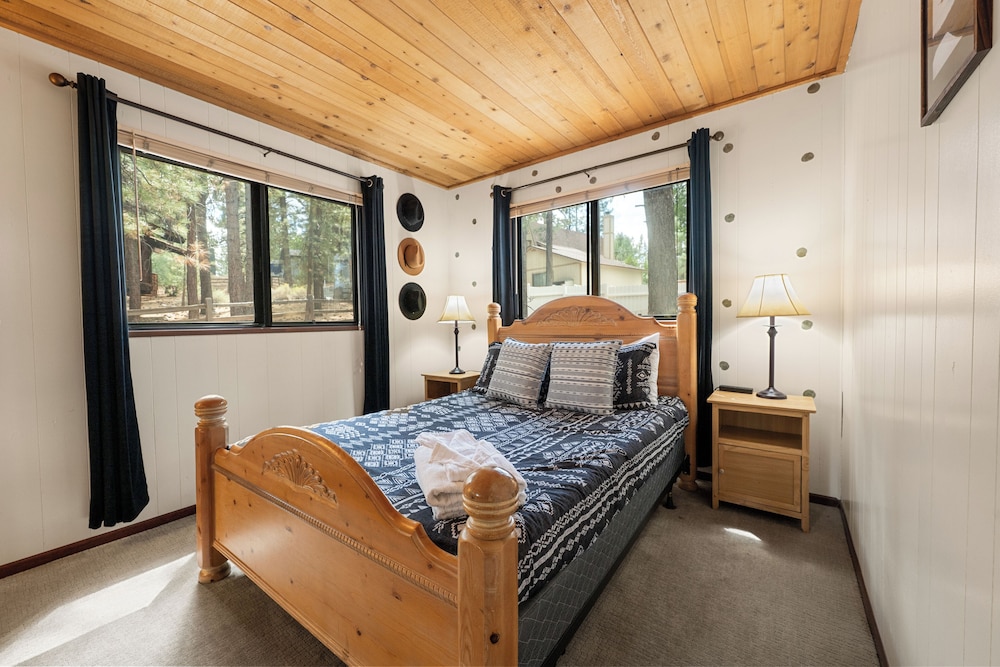 Bear Woods 3BR Retreat