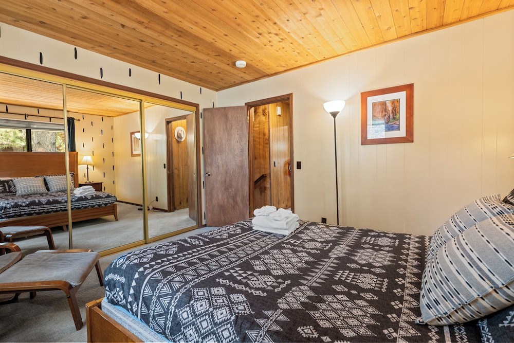 Bear Woods 3BR Retreat
