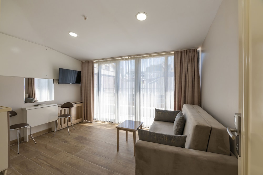 Taksim Peri Suit - Image 65