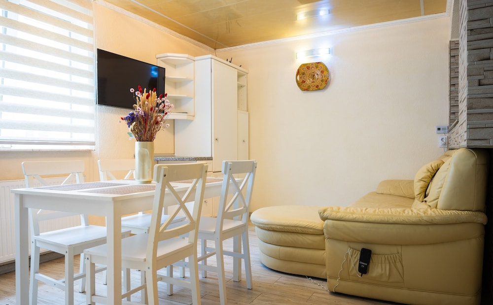 Noua Oasis BNB with parking