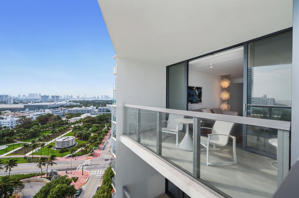 Luxury Vacation Rentals in South Beach by LRMB