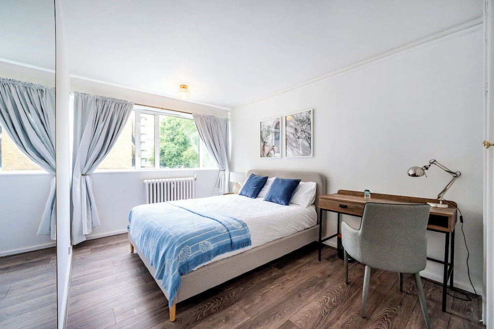 Cozy 2 bedroom flat- Heart of Victoria