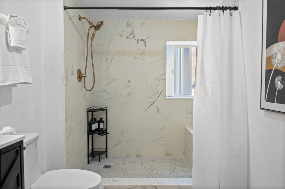 Luxury Studio Escape - Trails & Views