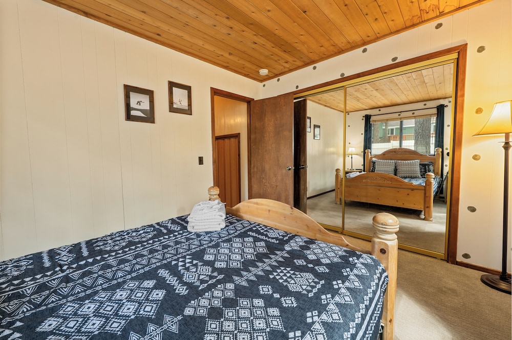 Bear Woods 3BR Retreat