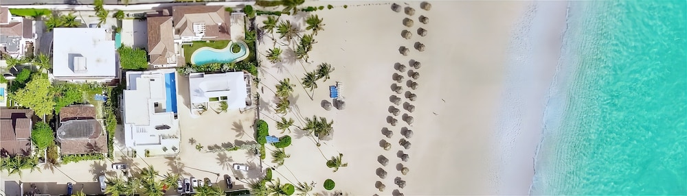 Los Corales Beach Village