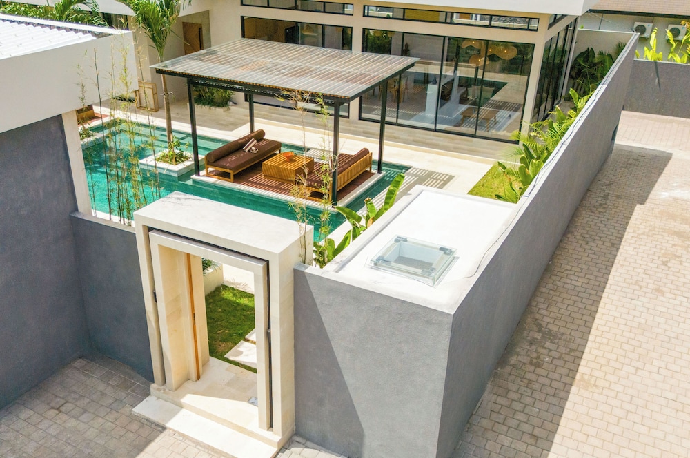 Villa Linaria by Pertama Management