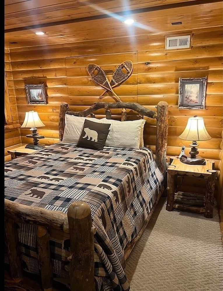Mountain Masterpiece - Beautiful Cabin On 2.2 Acres At Wildbasin 3 Bedroom Cabin view 5