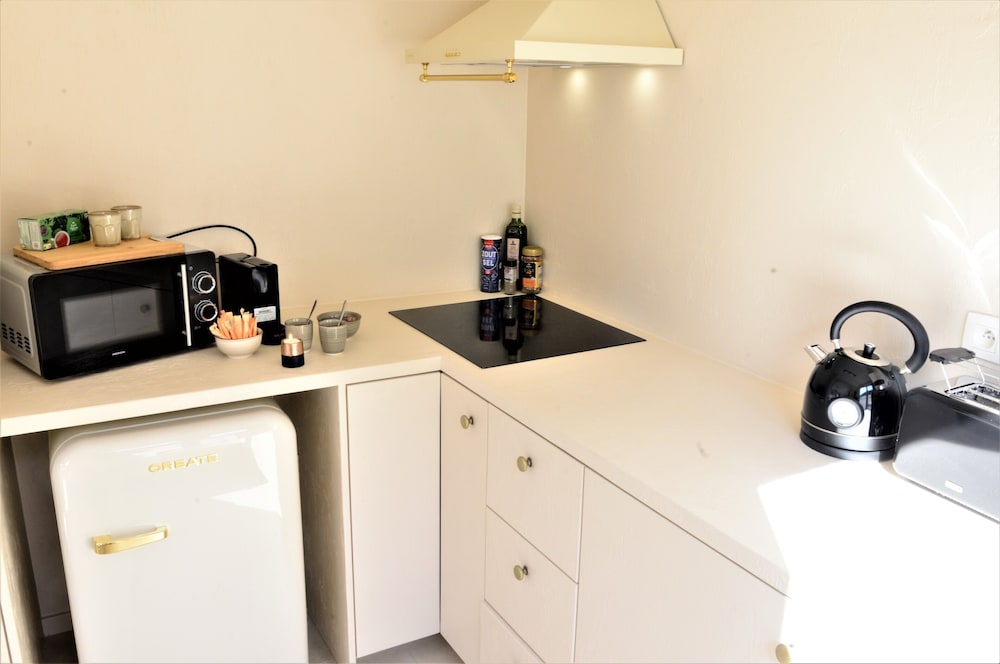 SLEEP INN ANTWERP - Japandi Lofts