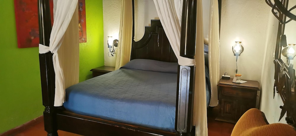 Hotel Rosa Morada