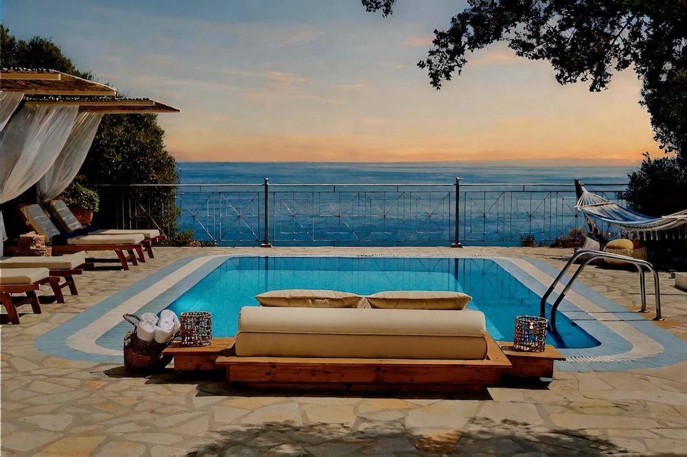 Emerald Villas & Suites