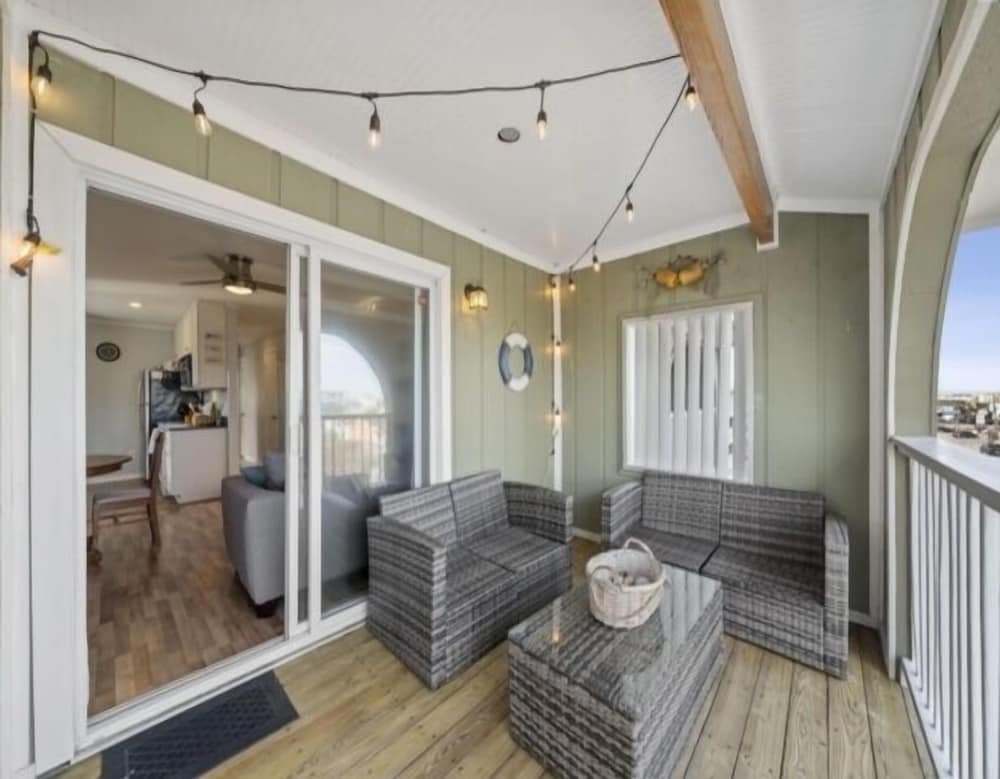 Sea The Good 2 Bedroom Condo by RedAwning view 5