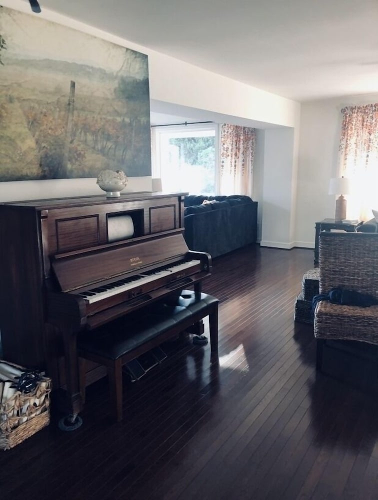 Naomi Bed & Breakfast view 4