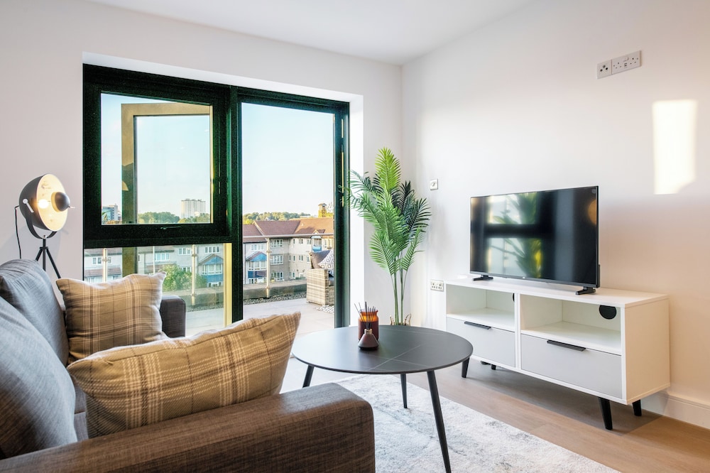 Axis Apartment