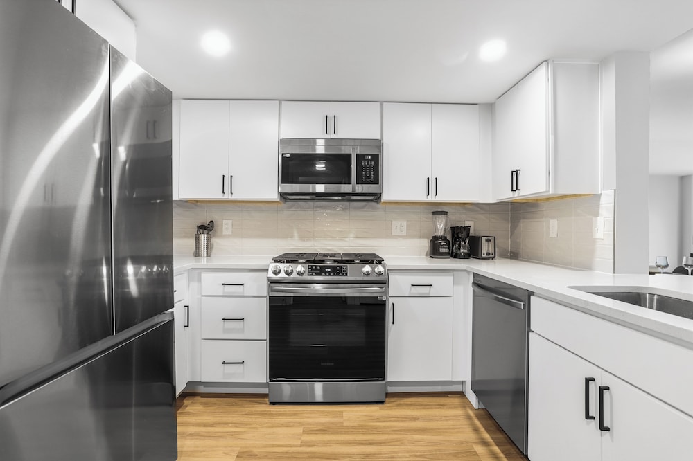 Well Appointed Apartments W Full Comfort
