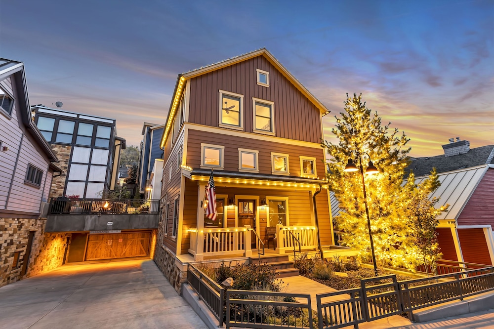 The Peak At Town Lift 3 Bedroom Home