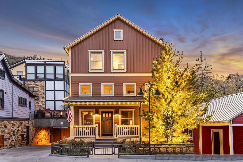 The Peak At Town Lift 3 Bedroom Home