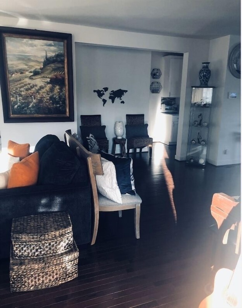 Naomi Bed & Breakfast view 2