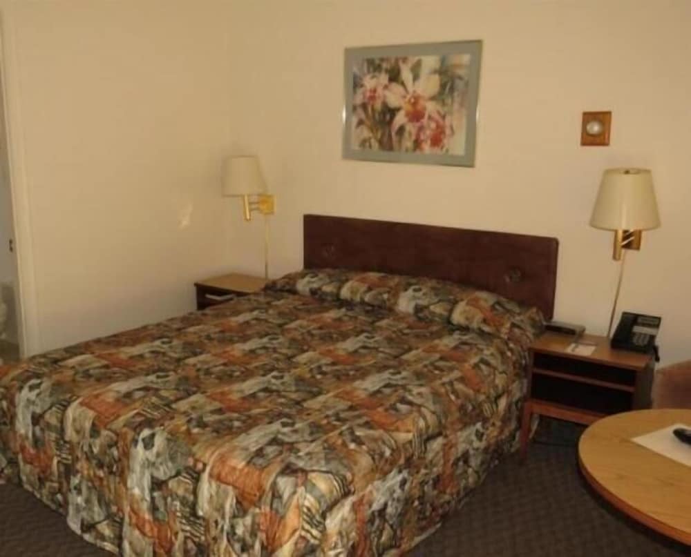 Skyline Motel