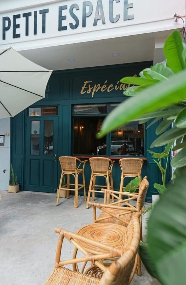 Petit Espace Hostel