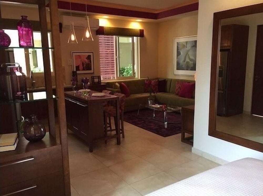ROMANTIC ZONE V177 STUDIO