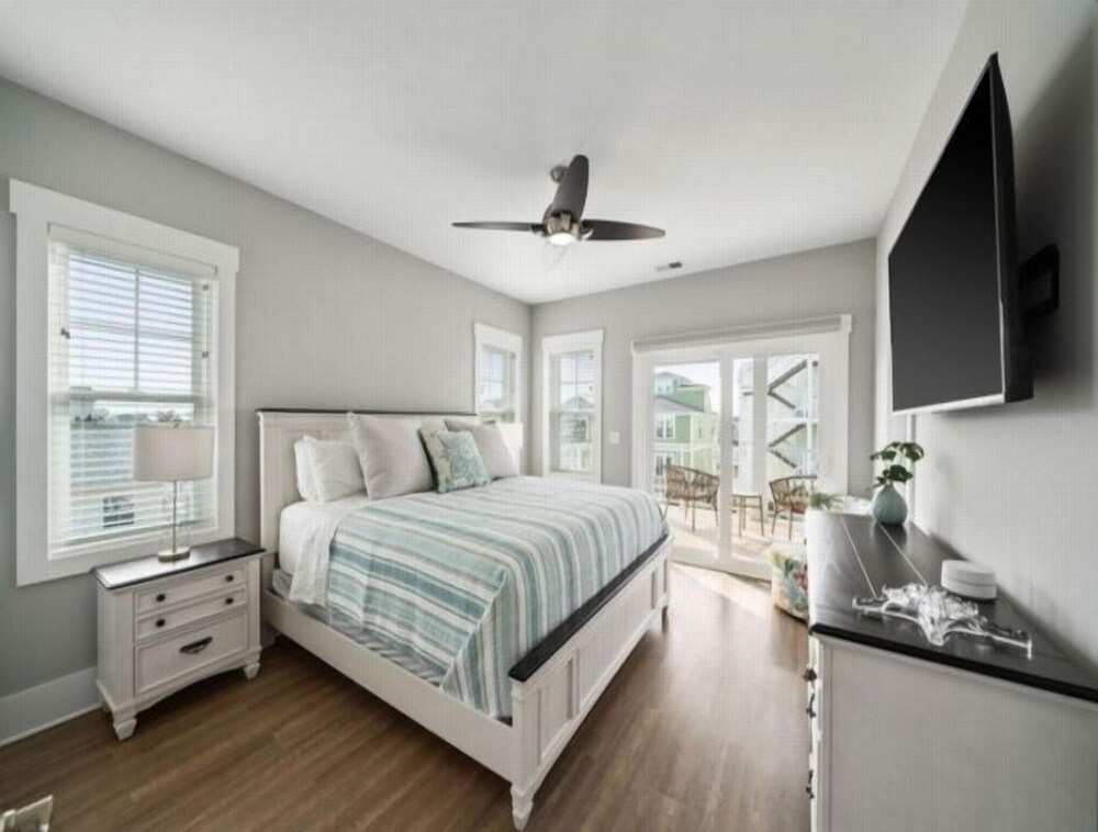 Sunnyside - Ocean And Inlet Views, Steps To Beach Access, Plus Parking For 4! 5 Bedroom Townhouse by RedAwning view 5