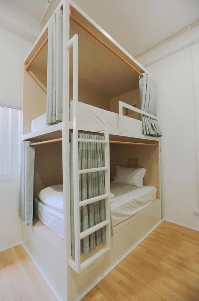Petit Espace Hostel