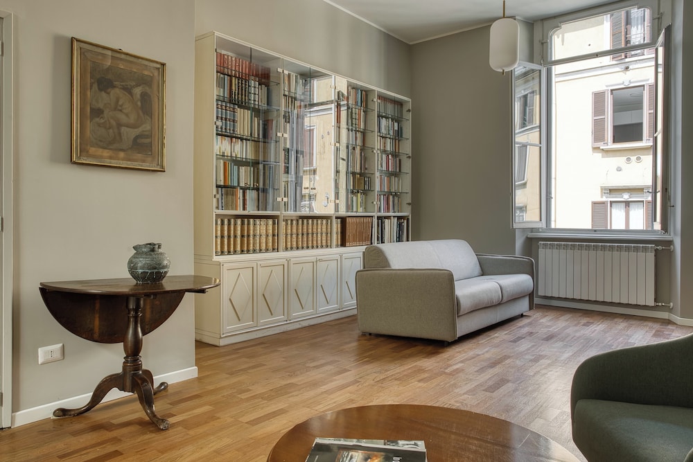 JOIVY Cute flat near Guastalla Gardens
