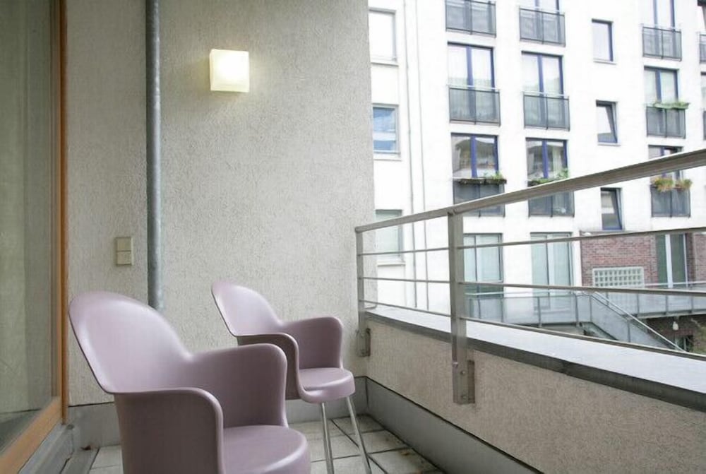 Apartment Engel