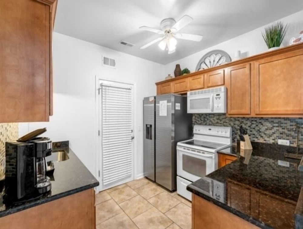 Atlantis Blue - Relaxing Beach Getaway Home Directly Across The Street From Beach Access! 5 Bedroom Home by RedAwning