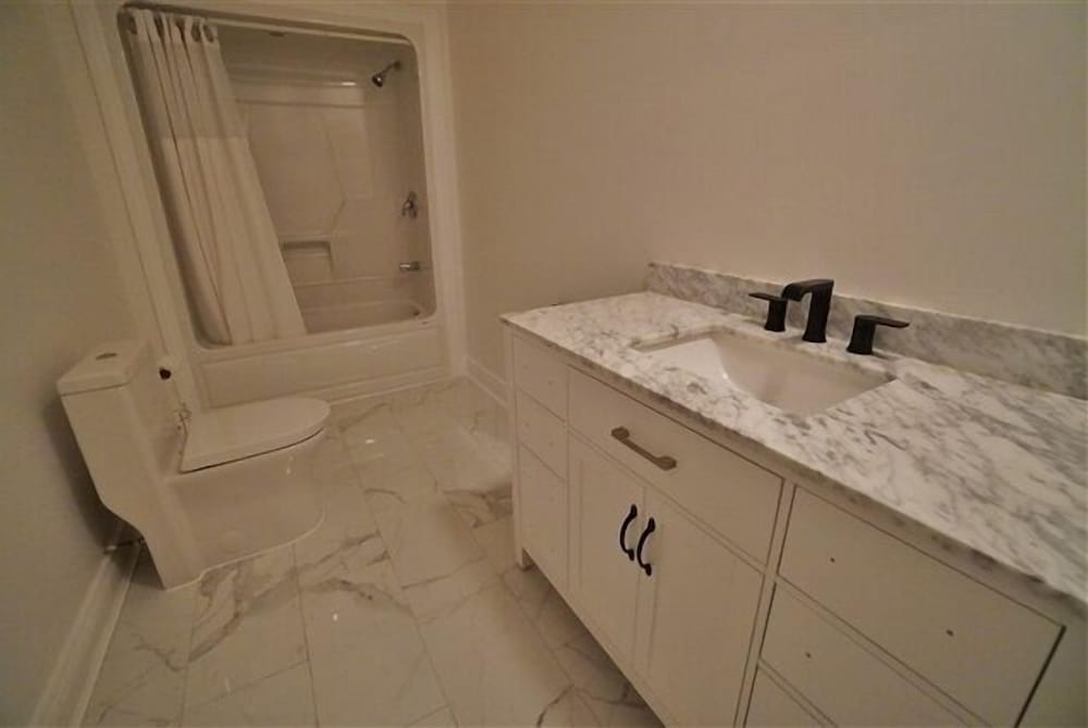 487 Bay Lake 4 Bedroom Cottage