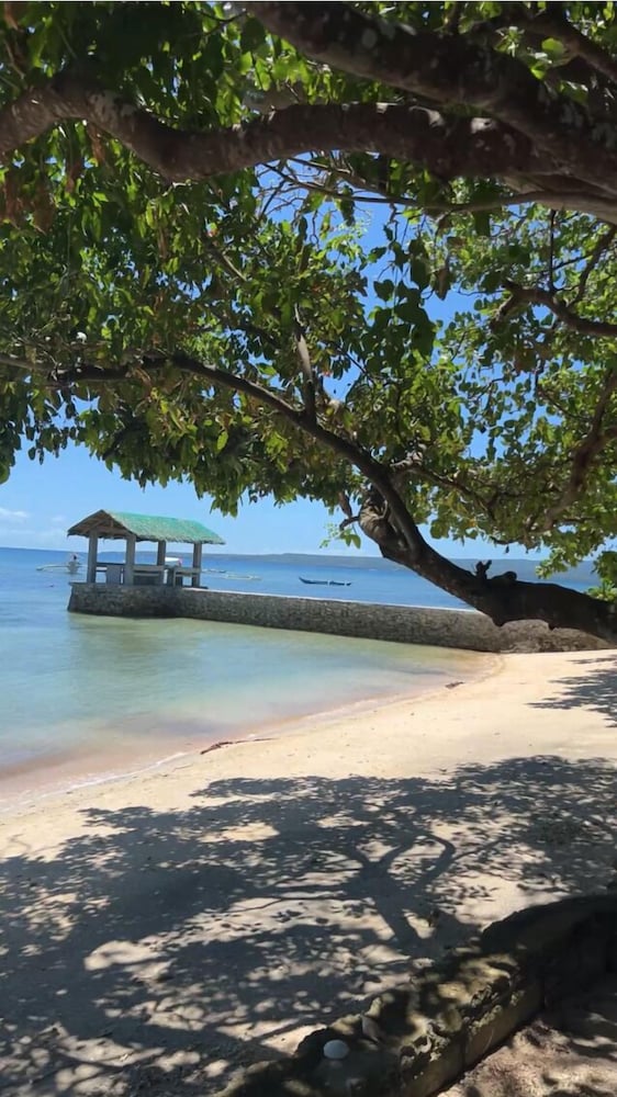 Reef Waters Resort