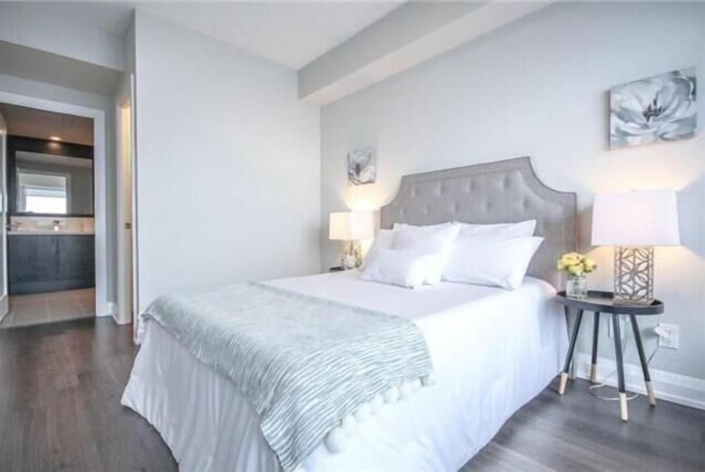 Kashaneh at Hullmark - Image 4