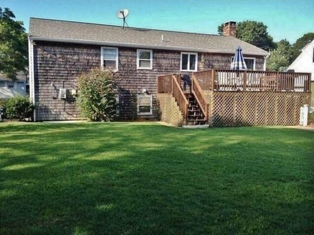 Charming East Falmouth Home: Walk to Private Beach