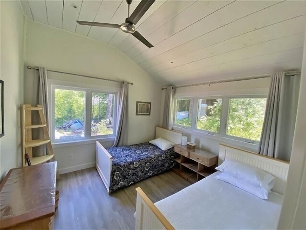 496 Steenburg Lake $1650 Su Wk 2 Bedroom Cottage